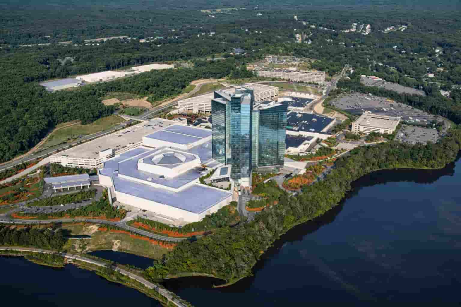 Mohegan Sun Casino & Resort Garages